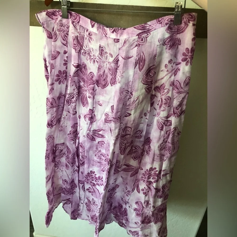 J Jill|Feminine FLORAL Linen/Cotton White & Lavendar midi skirt, flowy•••size 16